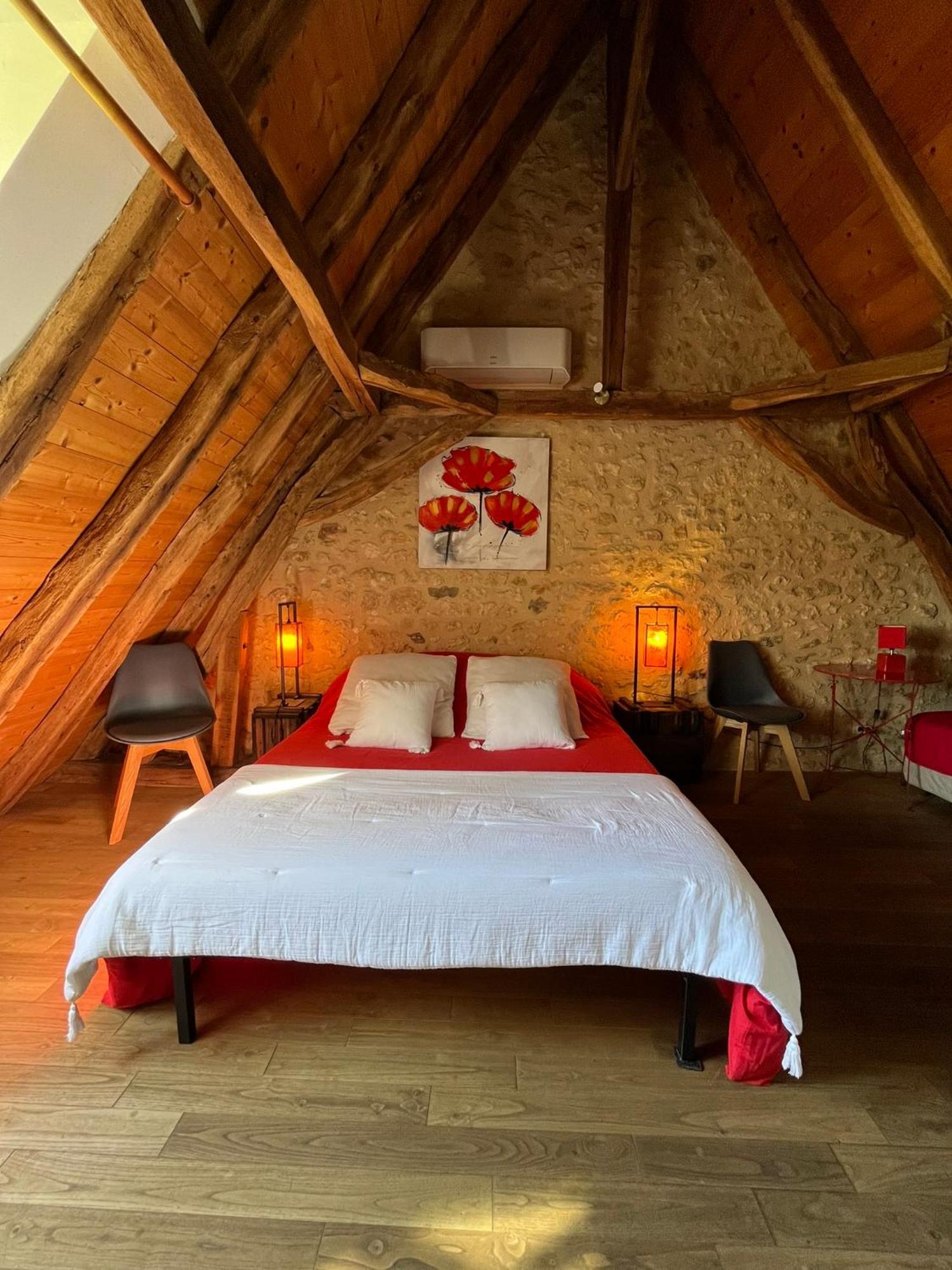 Chambre D'Hotes La Ferme De La Croix. Saint-Avit-Senieur Экстерьер фото